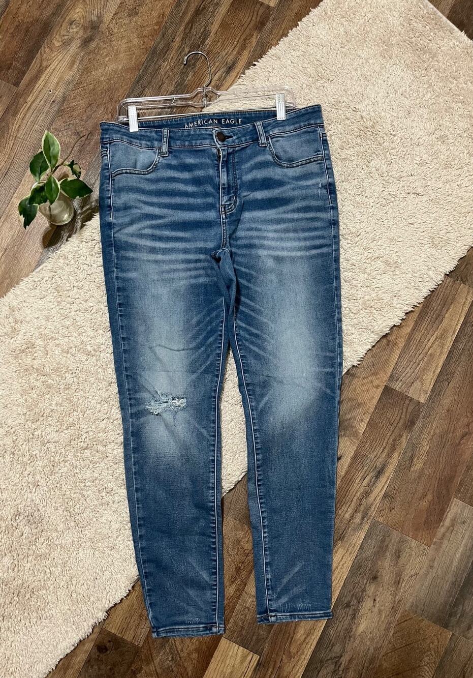 American Eagle Size 14 Medium Wash Super Stretch Mid-Rise Jegging Skinny Jeans